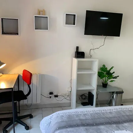 Parking Dhuoda شقة نيم